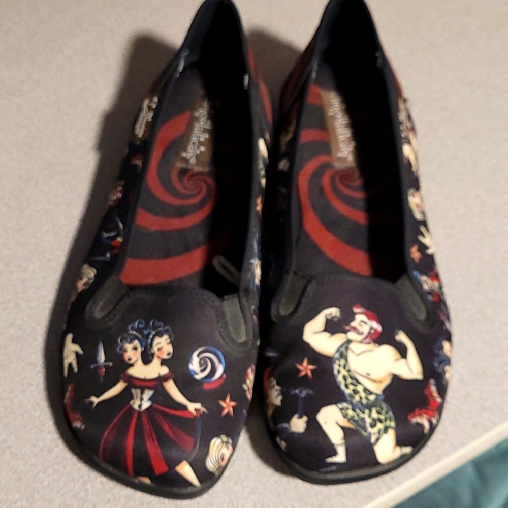 Freak show hot chocolate Mary jane